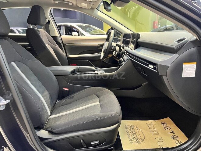Hyundai Sonata-16
