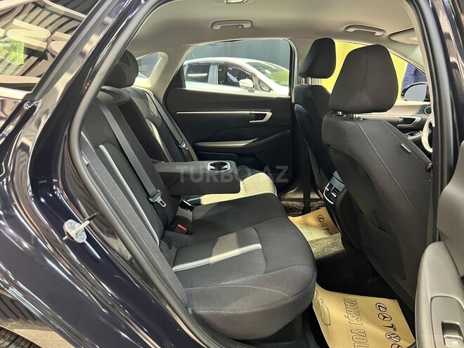 Hyundai Sonata-13
