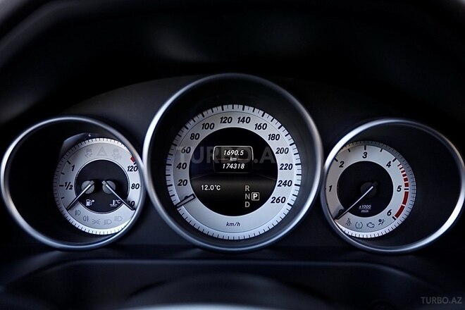 Mercedes E 220 d 2015, 182,000 km - 2.2 l - Bakı
