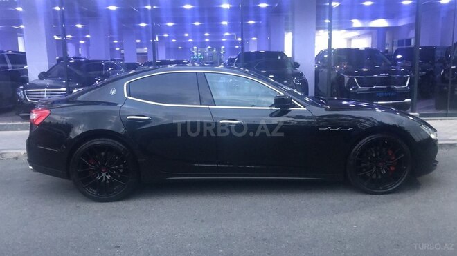 Maserati Ghibli-3