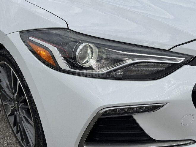 Hyundai Elantra-4