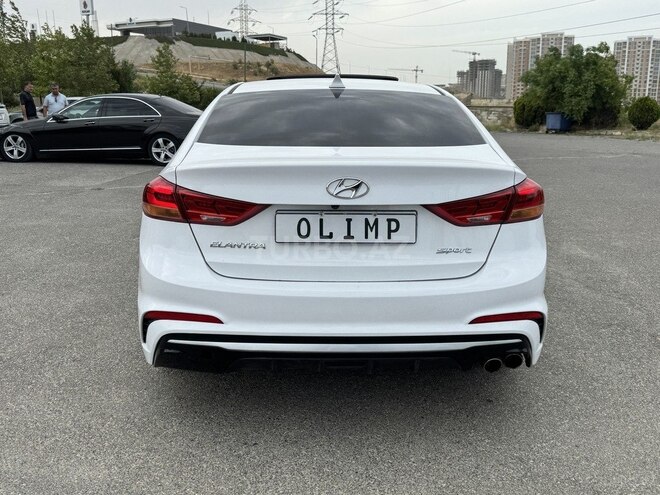Hyundai Elantra-6