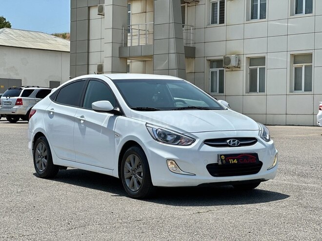Hyundai Accent-2