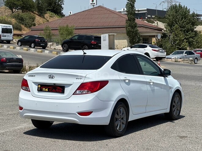 Hyundai Accent-8