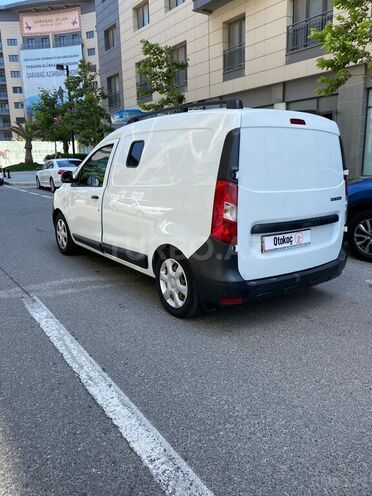 Renault Dokker-8