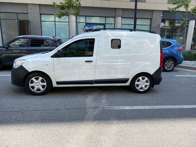 Renault Dokker-4