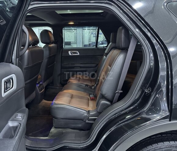 Ford Explorer-14