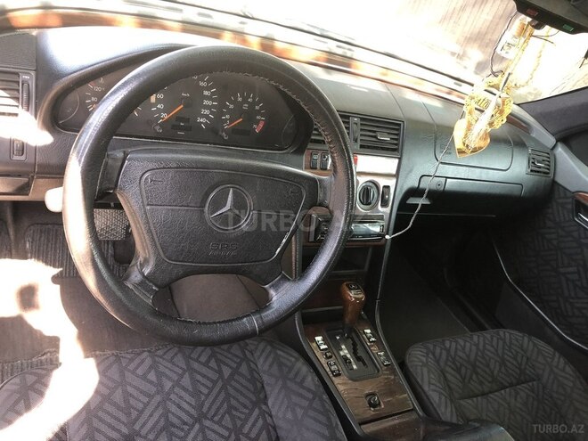 Mercedes C 200 1995, 449,000 km - 1.8 л - Qax