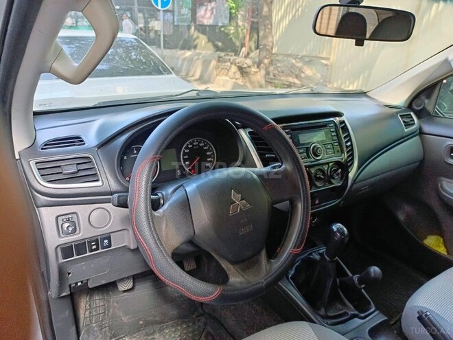 Mitsubishi L200 2018, 246,000 km - 2.4 л - Bakı
