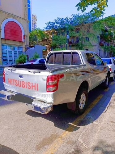 Mitsubishi L200 2018, 246,000 km - 2.4 л - Bakı