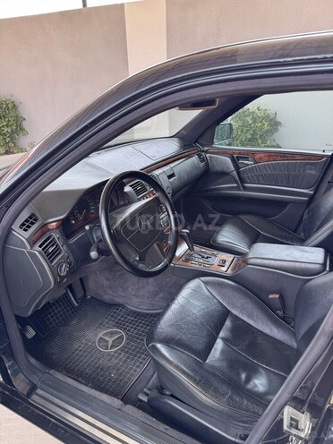Mercedes E 240 1998, 337,144 km - 2.4 l - Bakı