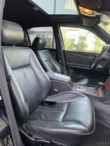 Mercedes E 240 1998, 337,144 km - 2.4 l - Bakı