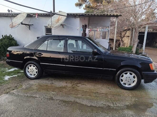 Mercedes E 200 1989, 300,000 km - 2.0 l - Bakı