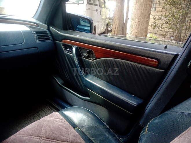 Mercedes C 220 1995, 379,000 km - 2.2 л - Bakı