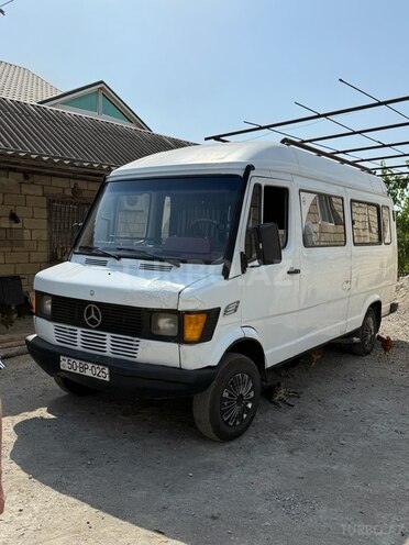 Mercedes 208 D 1994, 300,000 km - 2.3 л - Şirvan