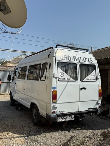 Mercedes 208 D 1994, 300,000 km - 2.3 л - Şirvan