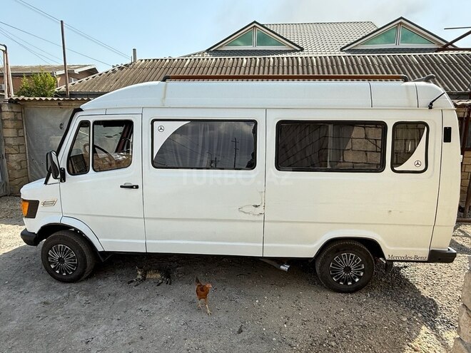 Mercedes 208 D 1994, 300,000 km - 2.3 л - Şirvan