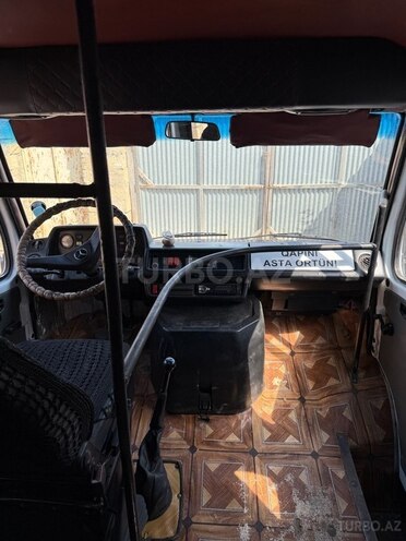 Mercedes 208 D 1994, 300,000 km - 2.3 л - Şirvan