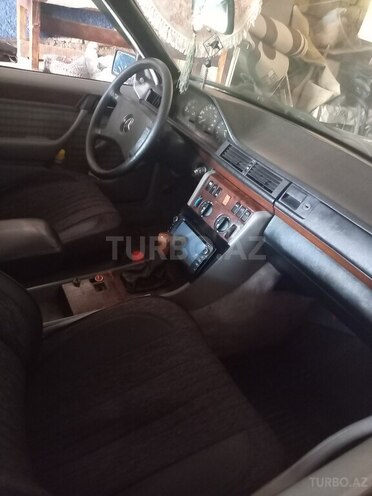 Mercedes E 200 1989, 300,000 km - 2.0 l - Bakı