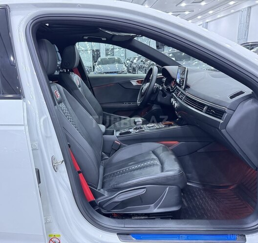 Audi A4 2018, 51,300 km - 2.0 l - Bakı