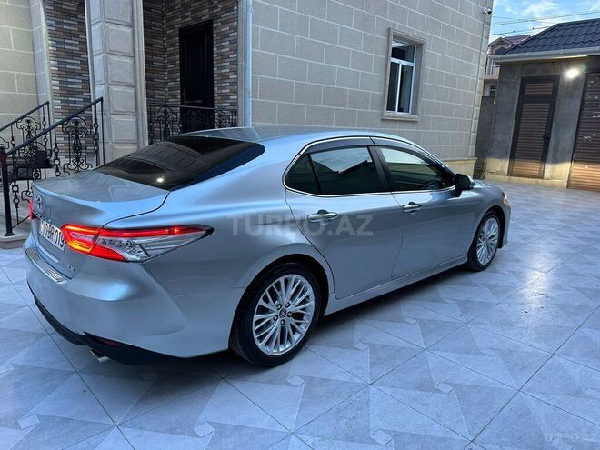 Toyota Camry-5