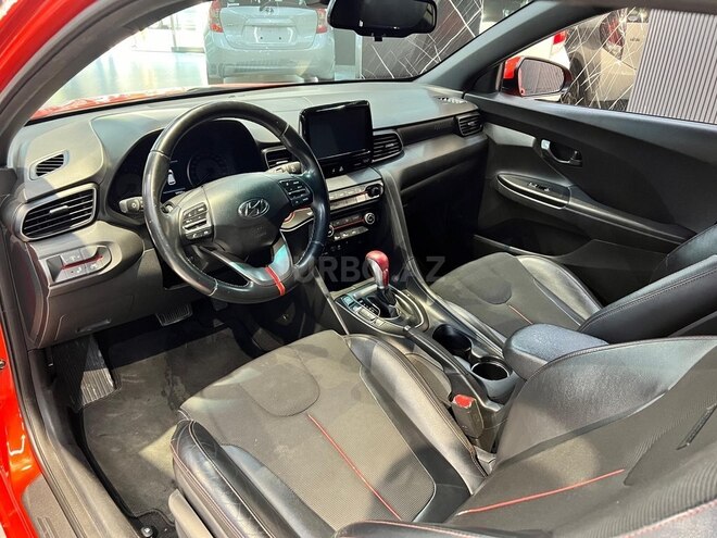 Hyundai Veloster-23