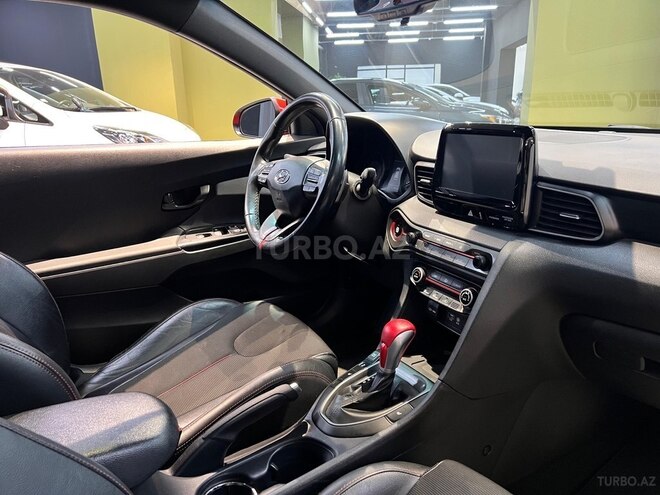 Hyundai Veloster-21