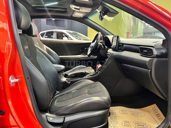 Hyundai Veloster-17