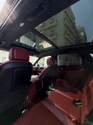Porsche Cayenne-4