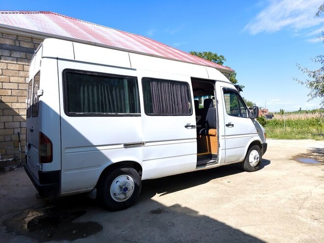 Mercedes Sprinter 208 1996, 864,000 km - 2.2 л - Tovuz