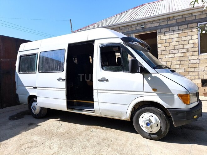 Mercedes Sprinter 208 1996, 864,000 km - 2.2 л - Tovuz