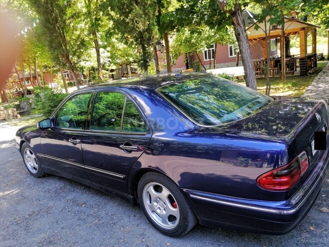 Mercedes E 270 1999, 447,000 km - 2.7 l - Bakı