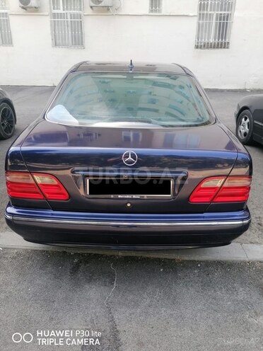Mercedes E 270 1999, 447,000 km - 2.7 l - Bakı