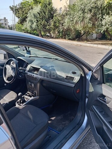 Opel Astra 2004, 220,000 km - 1.4 l - Bakı