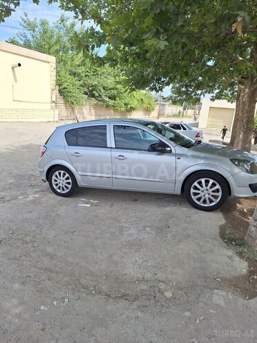 Opel Astra 2004, 293,000 km - 1.4 l - Yevlax