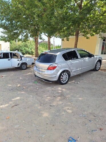 Opel Astra 2004, 293,000 km - 1.4 l - Yevlax