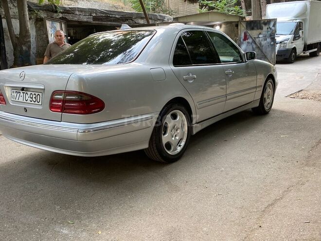 Mercedes E 220 d 2001, 270,000 km - 2.2 l - Bakı
