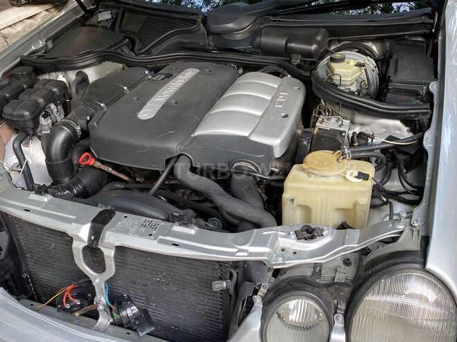 Mercedes E 220 d 2001, 270,000 km - 2.2 l - Bakı