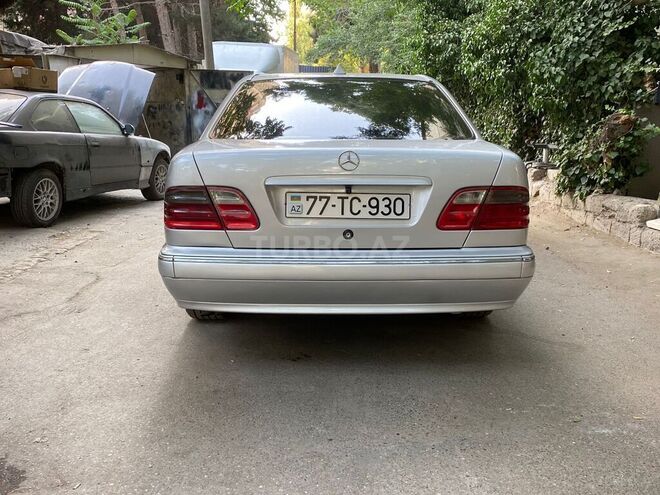Mercedes E 220 d 2001, 270,000 km - 2.2 l - Bakı