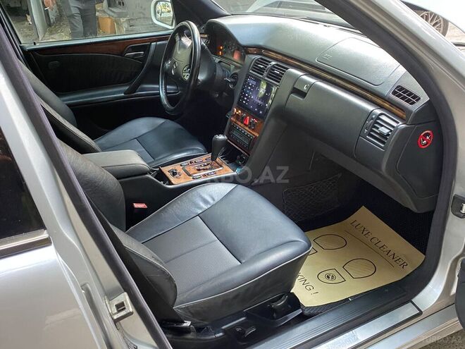Mercedes E 220 d 2001, 270,000 km - 2.2 l - Bakı