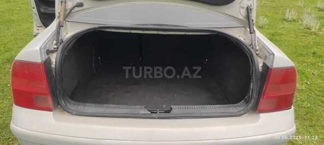 Volkswagen Passat 1999, 221,974 km - 2.8 l - Qusar