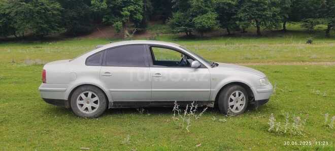 Volkswagen Passat 1999, 221,974 km - 2.8 l - Qusar