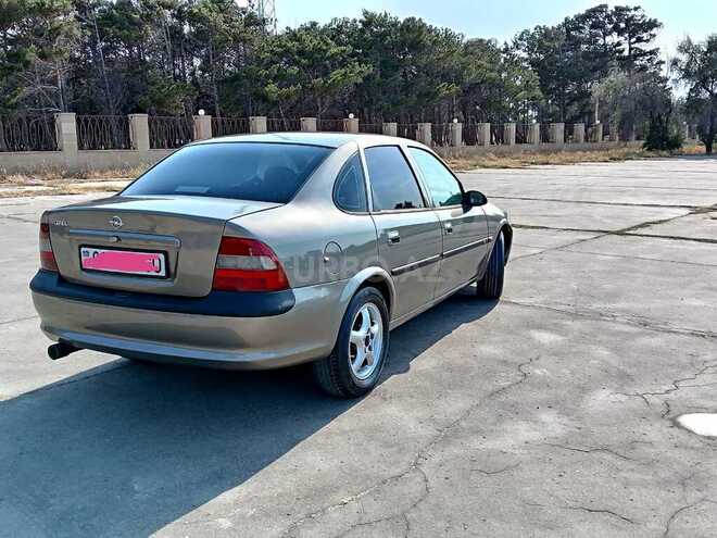Opel Vectra-14