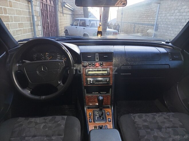Mercedes C 200 1998, 240,000 km - 2.0 l - Şamaxı