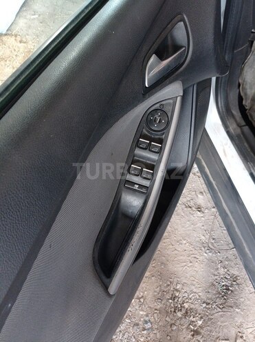 Ford Focus 2013, 397,853 km - 1.6 l - Beyləqan