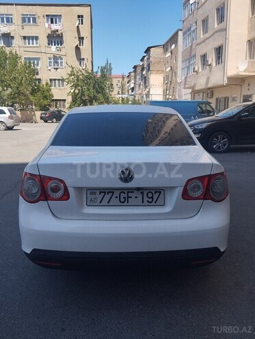 Volkswagen Jetta-2