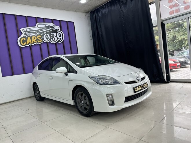 Toyota Prius-5