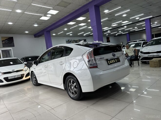 Toyota Prius-11