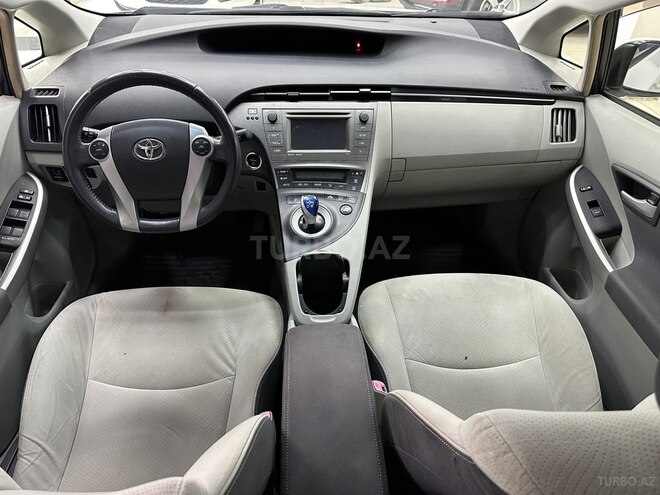 Toyota Prius-6