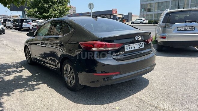 Hyundai Elantra 2018, 124,000 km - 2.0 l - Bakı